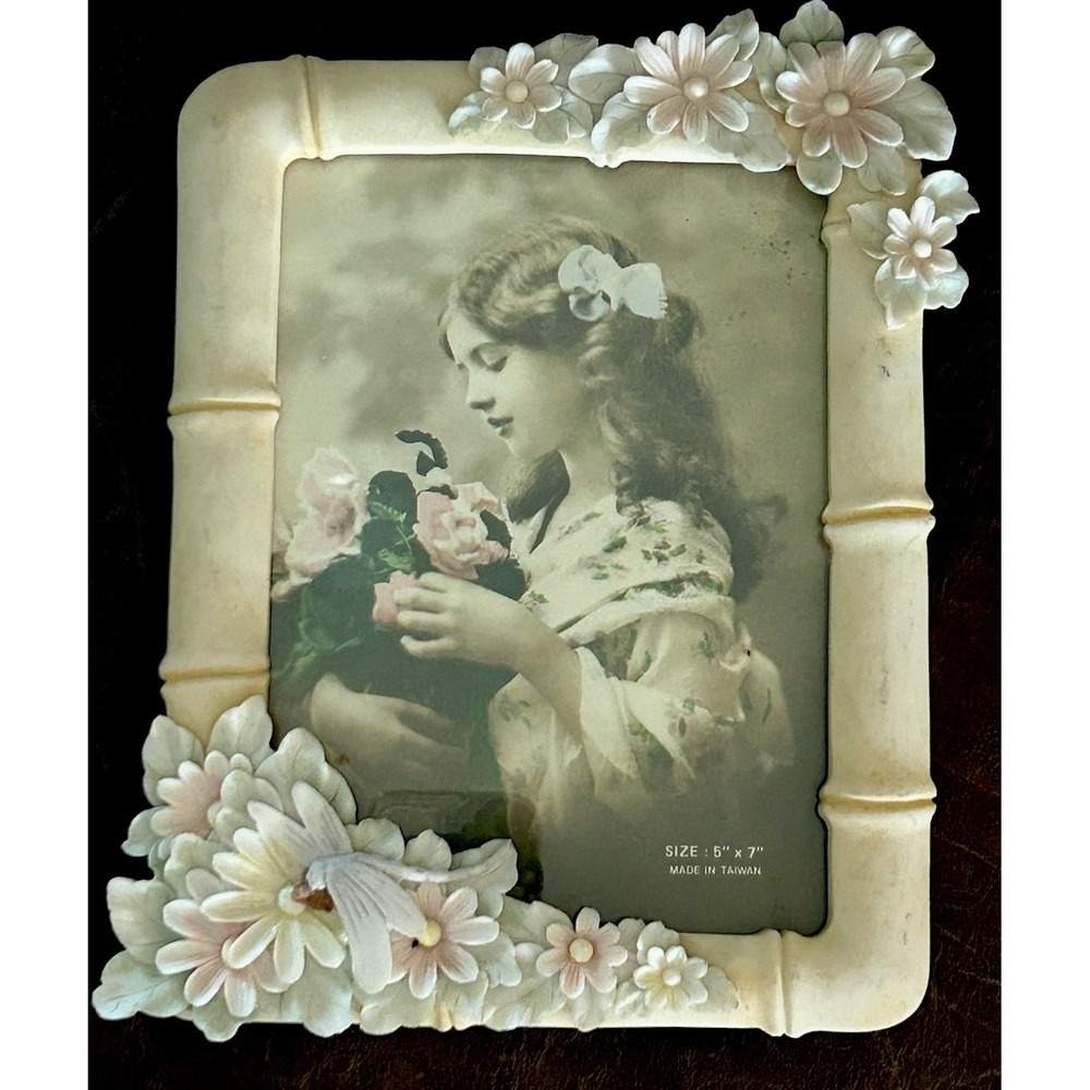 Vintage 3D Picture Frame Porcelain Floral Dragonfly 5X7 Photo Taiwan Excellent